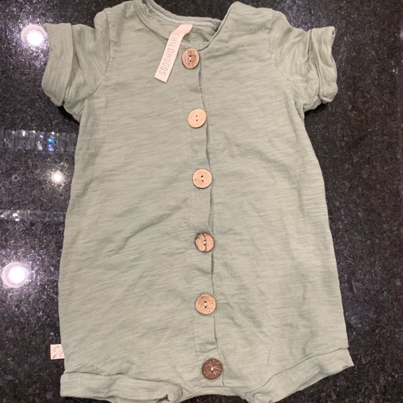 12-18 months sage colored romper VGUC - Picture 1 of 1